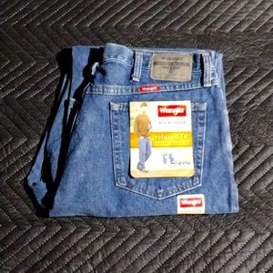 Wrangler 36x32 NWT Relaxed Fit U-Shape Jeans
